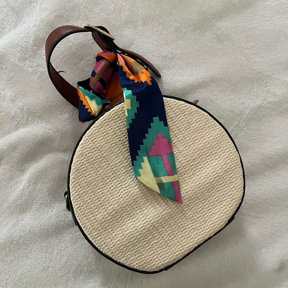 Woven circle bag